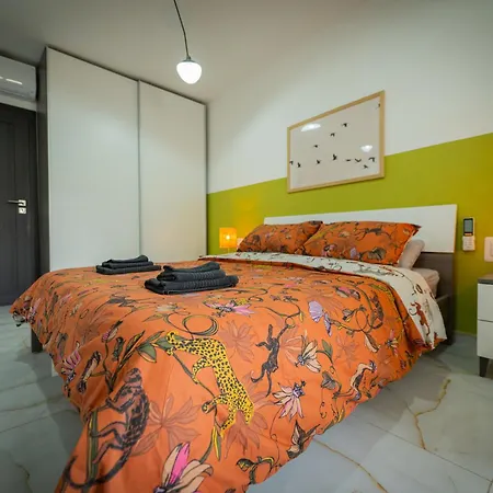 Seaside 2 Bedroom Modern Family Friendly Flat *