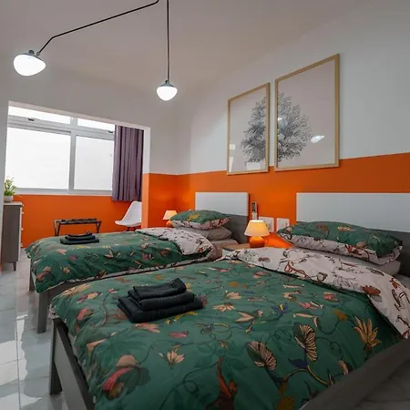 Seaside 2 Bedroom Modern Family Friendly Flat St. Paul's Bay