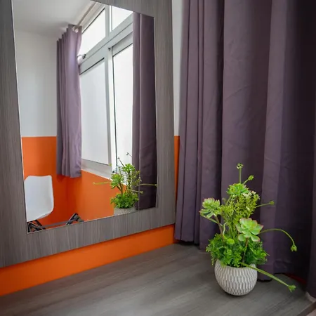 Seaside 2 Bedroom Modern Family Friendly Flat *