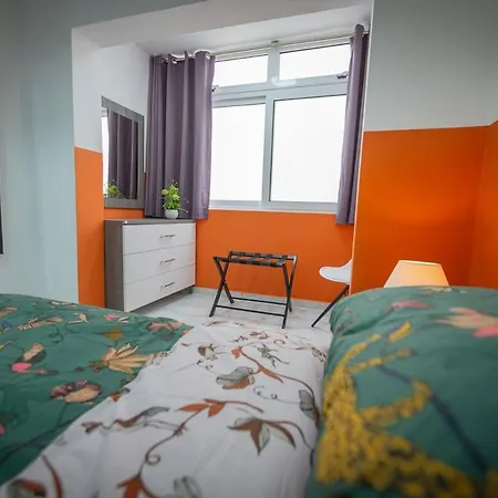 Seaside 2 Bedroom Modern Family Friendly Flat St. Paul's Bay