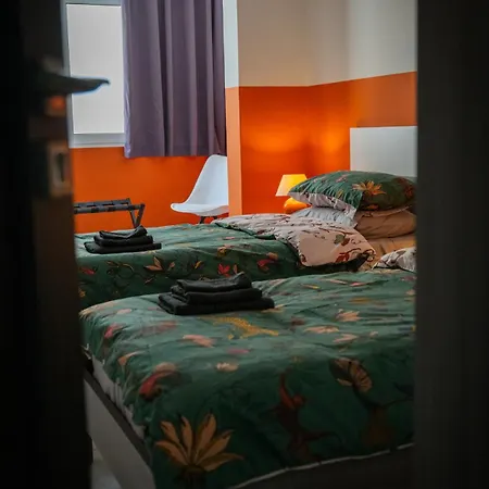 Daire Seaside 2 Bedroom Modern Family Friendly Flat St. Paul's Bay