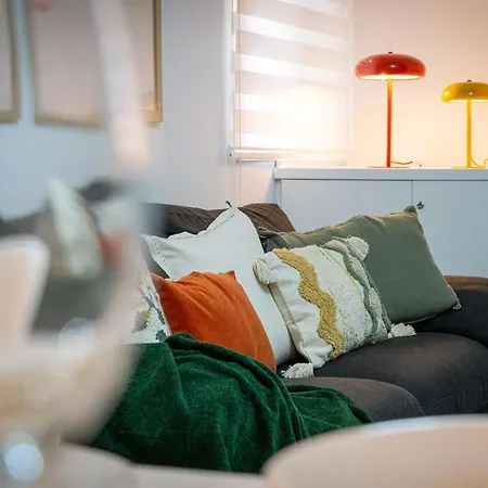 Seaside 2 Bedroom Modern Family Friendly Flat 세인트폴스베이